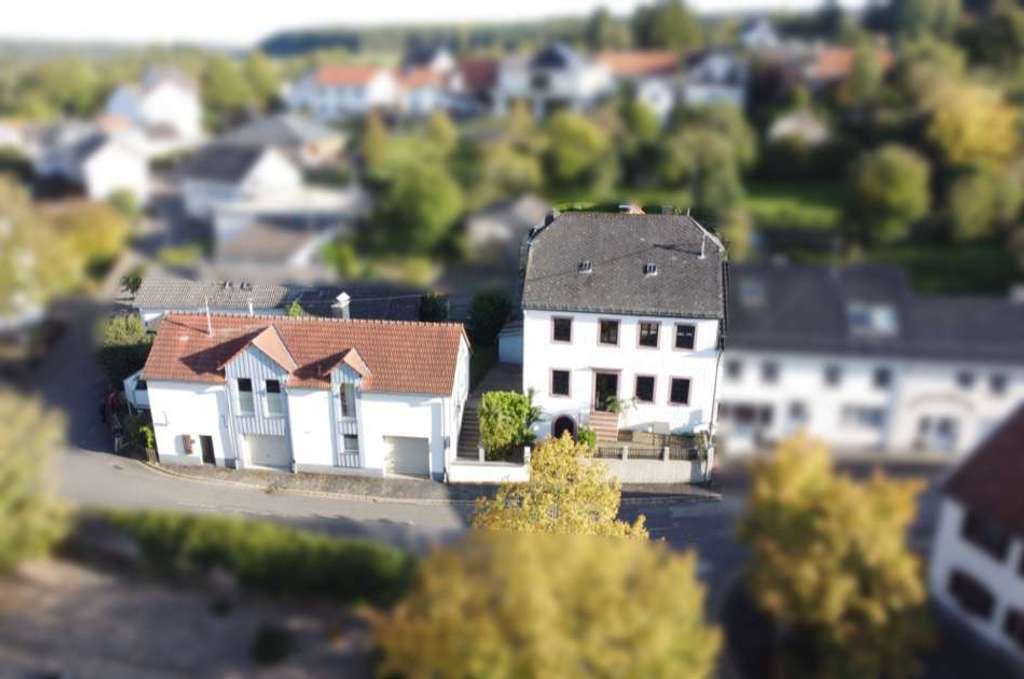 Immobilie in Üxheim - Aufwendig renoviertes historisches Landhaus mit separatem Gästehaus, Niederehe (12) - Bild 1
