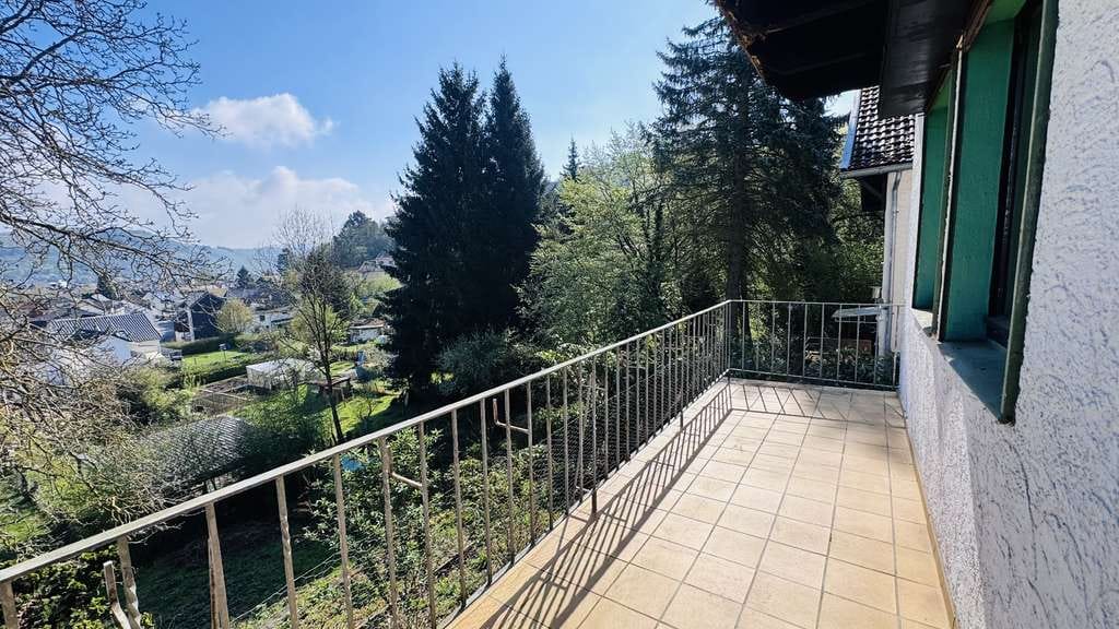 Immobilie in Remagen - Seltene Gelegenheit: Einfamilienhaus mit traumhaftem Blick und großem Grundstück - sanie - Bild 0