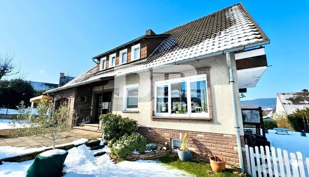 Immobilie in Bodenfelde - Umfangreich saniertes Ein- bis Zweifamilienhaus in idyllischer Ortsrandlage - Bild 0