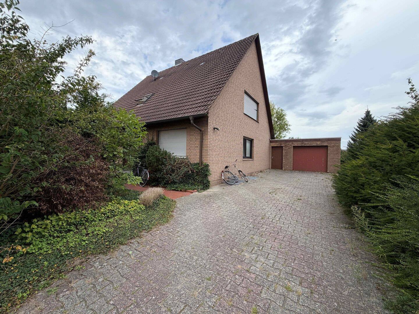 Immobilie in Dörpen - Provisionsfrei für Käufer! Raum für Ihre Ideen - großes Einfamilienhaus mit 1.100 m² Grundstück - Bild 2