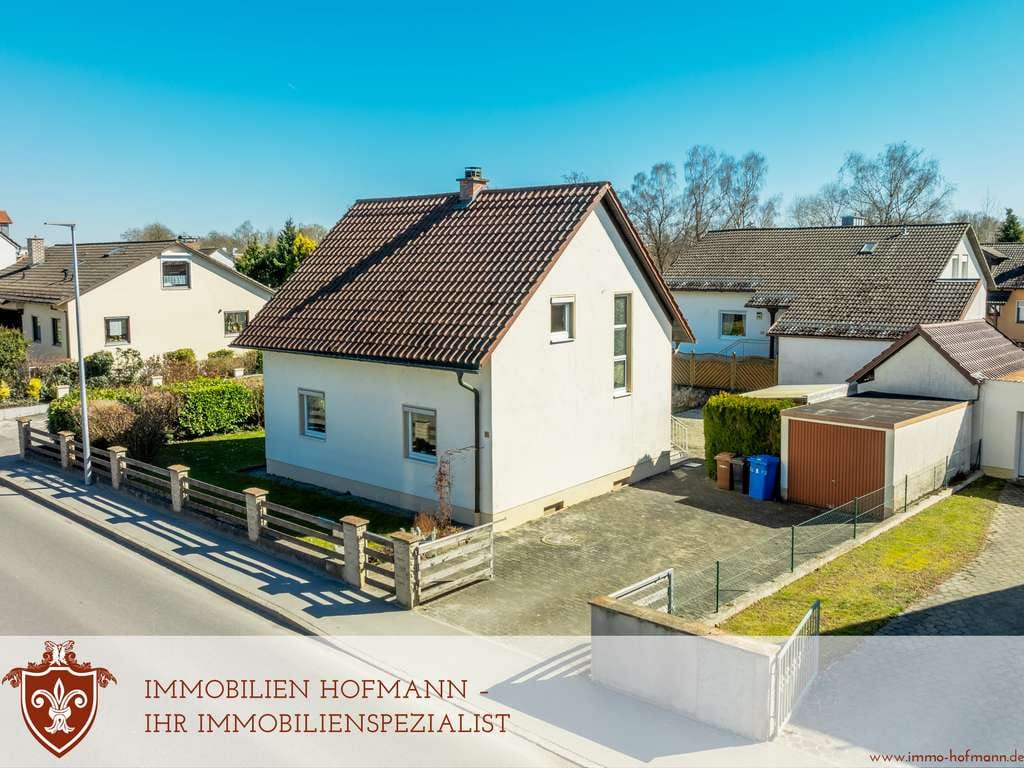 Immobilie in Plattling - *** Renovierungsbedürftiges Einfamilienhaus in zentraler Lage *** - Bild 0