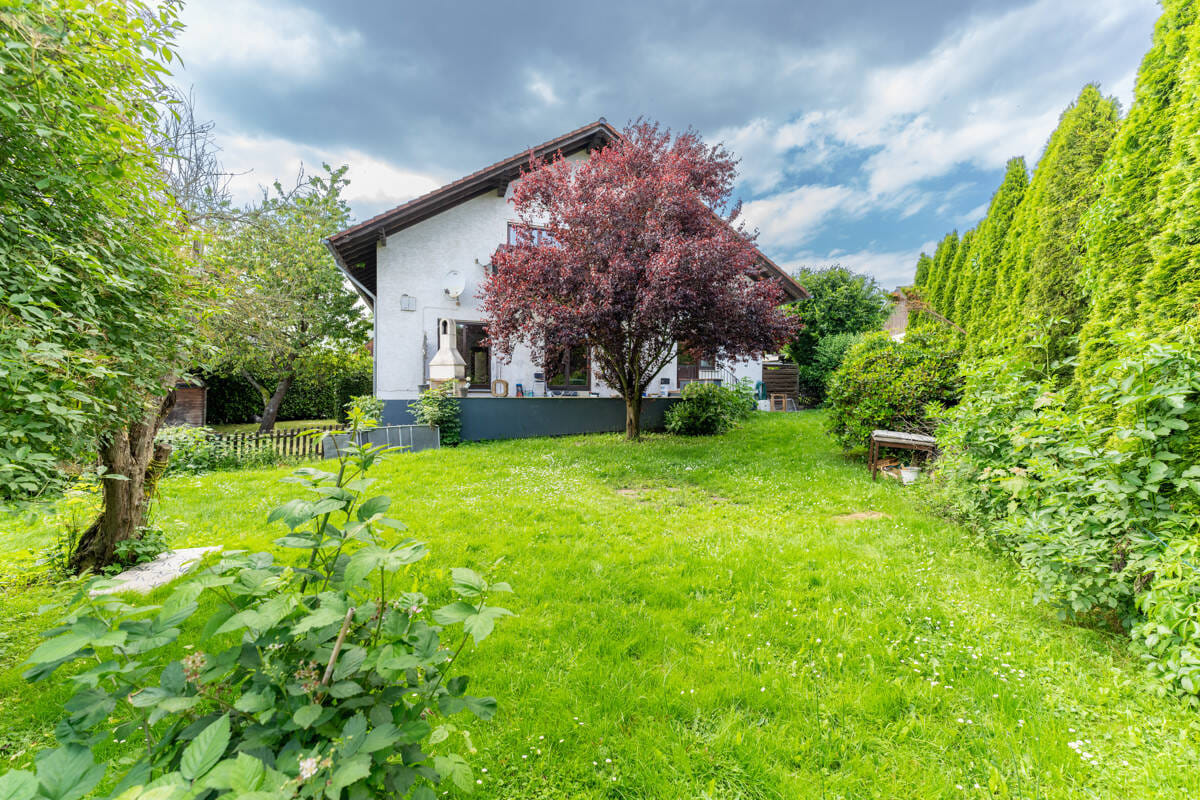 Immobilie in Großholbach - Mehrfamilienhaus mit Potenzial! - Bild 1