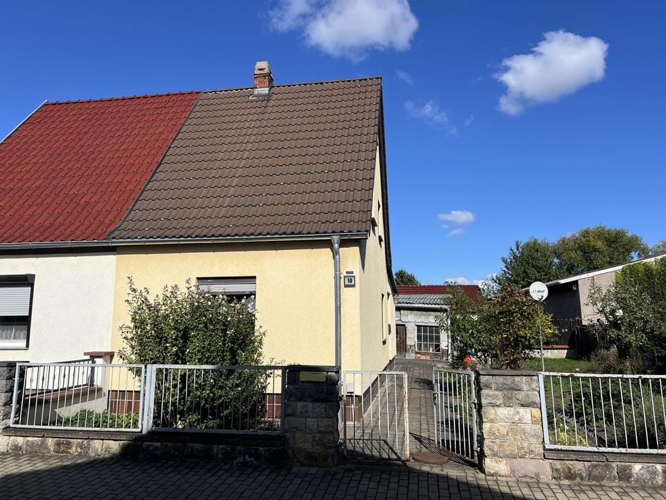 Immobilie in Buttstädt - Sanierungsbedürftige Doppelhaushälfte in Buttstädt - Bild 0