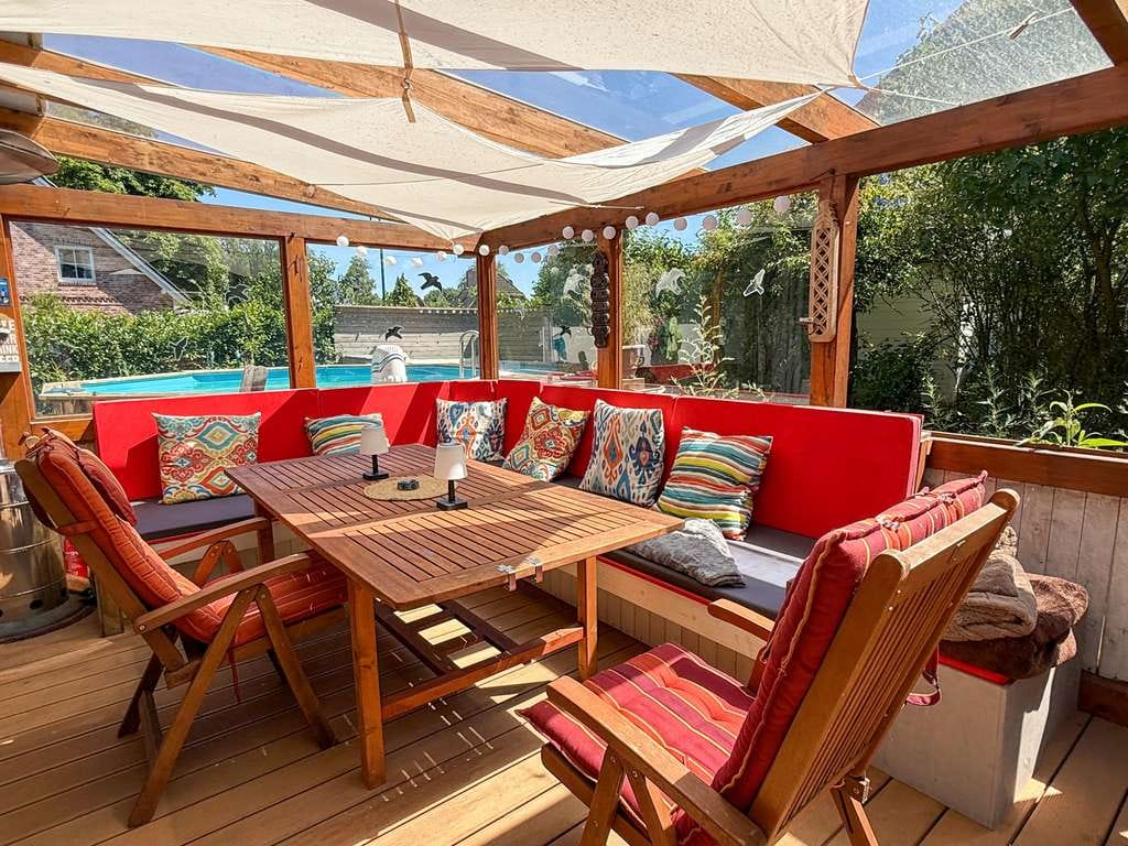 Immobilie in Heidgraben - Nachhaltig wohnen – Einfamilienhaus mit Kamin, Pool & PV-Anlage - Bild 1