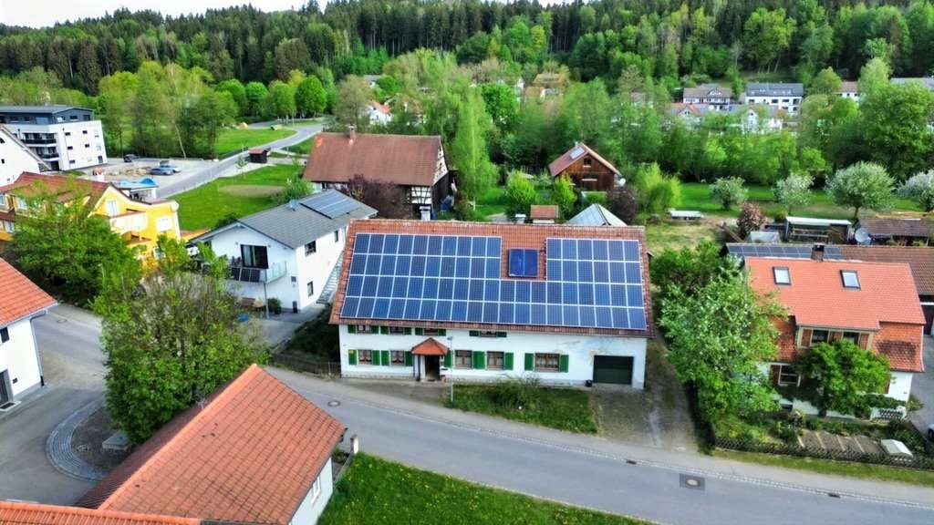 Immobilie in Leutkirch im Allgäu - Ehemalige Hofstelle mit großem Grundstück und vielseitiger Nutzungsmöglichkeit - Bild 0