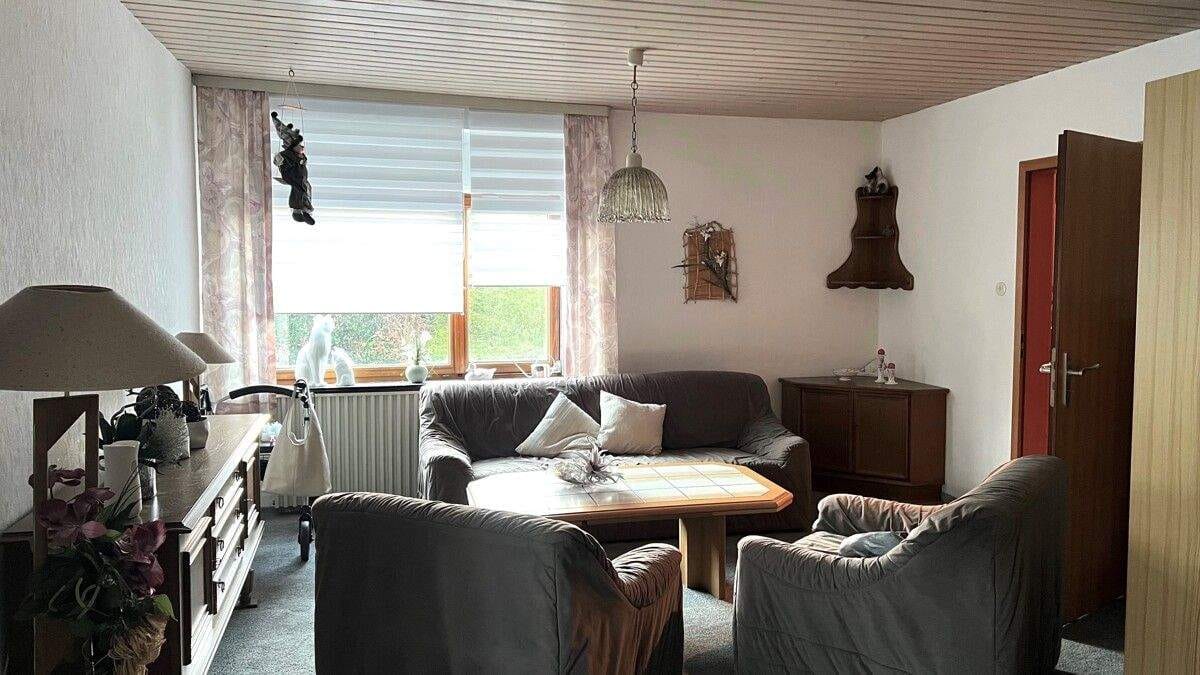 Immobilie in Dietzhölztal - Mandeln: gepflegtes Einfamilienhaus mit großer Scheune - Bild 4