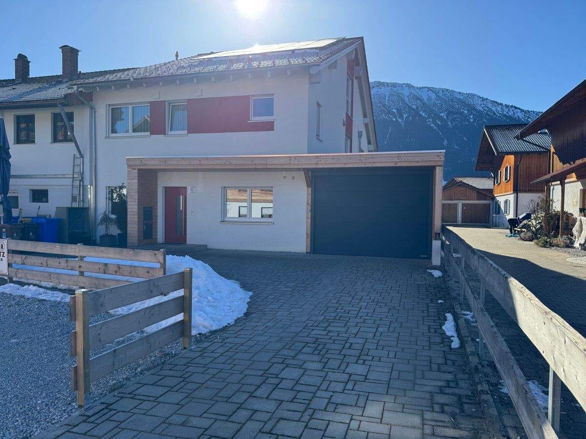 Immobilie in Pfronten - Hochwertige Doppelhaushälfe im Herzen von Pfronten - Bild 1