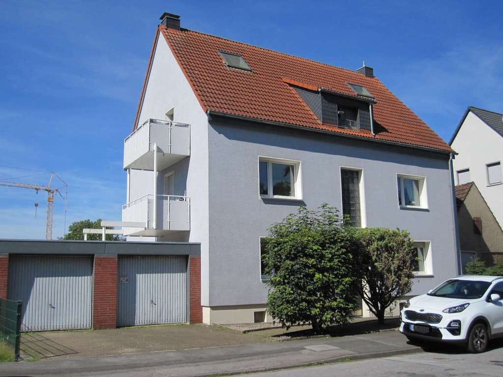 Immobilie in Herten - Freistehendes 4 Familienhaus + 3 Balkone + 3 Garagen, ca. 262 m² Wfl., 740 m² Erbpacht-Grundstück. - Bild 0
