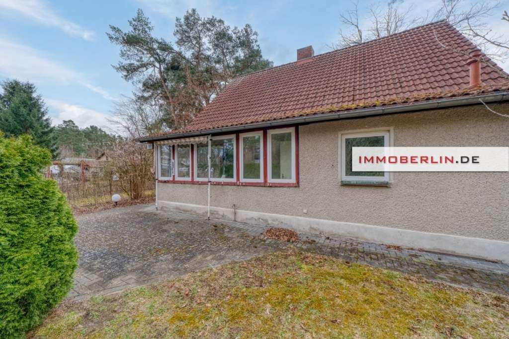 Immobilie in Hohen Neuendorf - IMMOBERLIN.DE - Charaktervolles Haus mit Südgarten in familienfreundlicher Lage im Berliner Speckgür - Bild 1