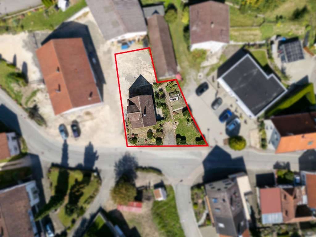 Immobilie in Ertingen - Einfamilienhaus mit Garten und Potenzial im Herzen Oberschwabens - Bild 1