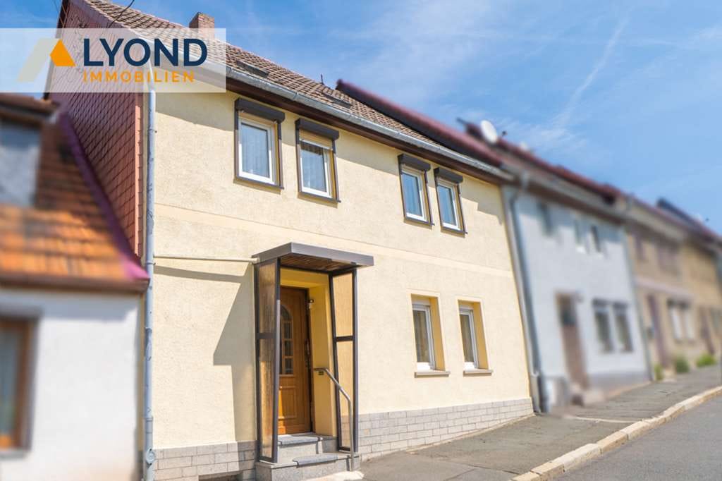 Immobilie in Harzgerode - Reihenmittelhaus in Harzgerode mit vielseitigen Möglichkeiten! - Bild 1