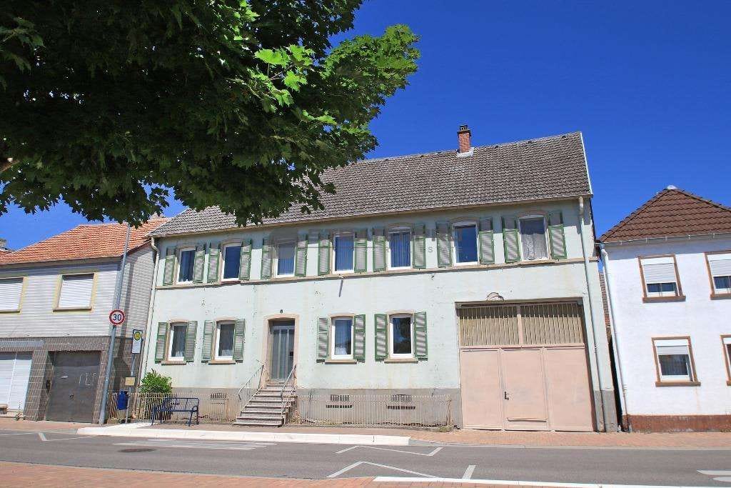 Immobilie in Bobenheim-Roxheim - Vielseitiges Mehrfamilienhaus mit großem Grundstück und Ausbaupotenzial - Bild 1