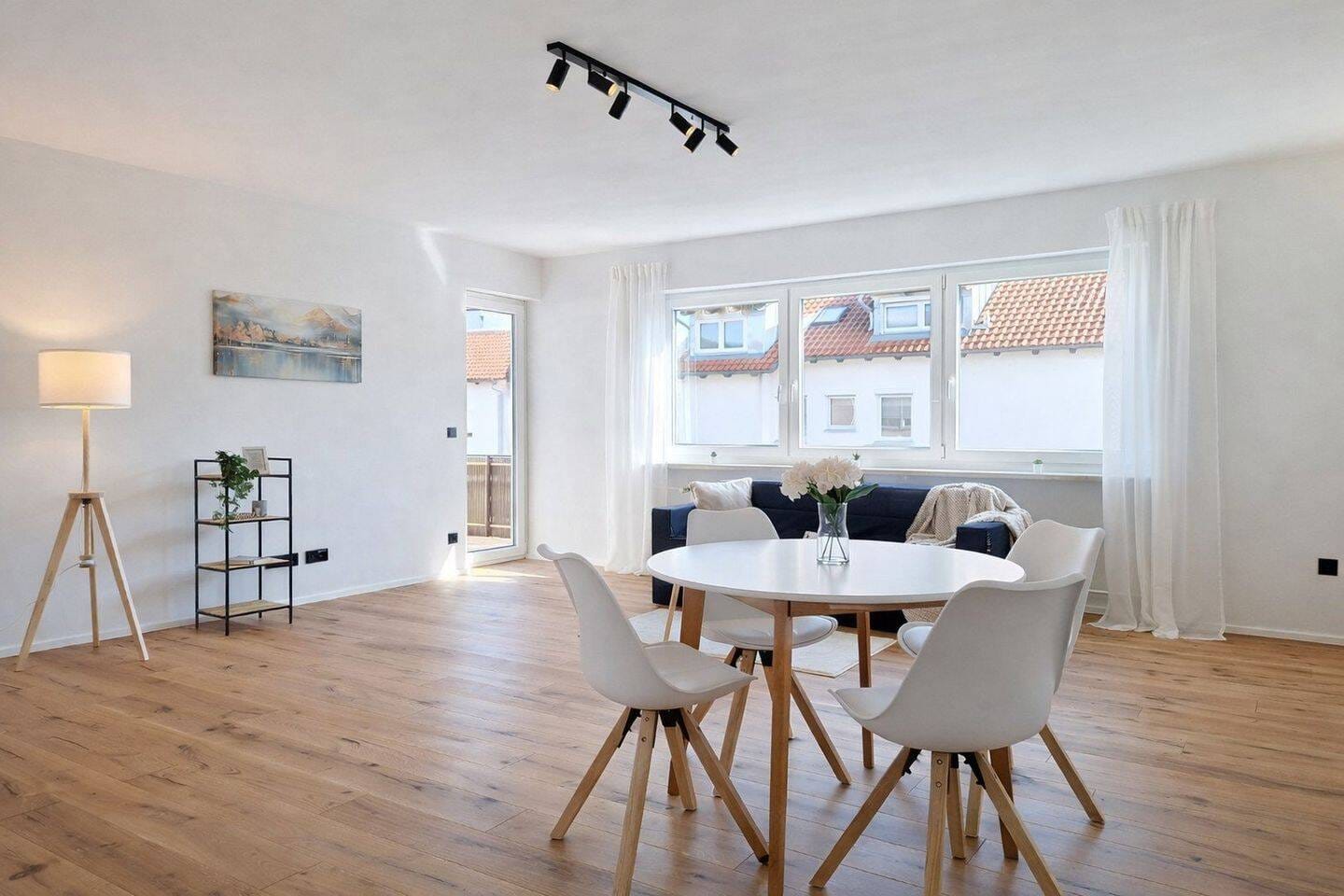 Immobilie in Tegernheim - Erstbezug nach Kernsanierung: moderne 3-Zimmer-Wohnung, provisionsfrei - Bild 1