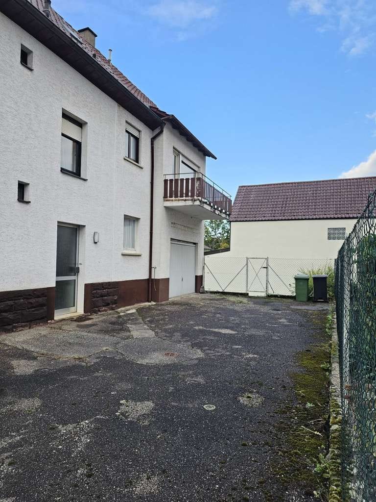 Immobilie in Kämpfelbach - **Kämpfelbach-Bilfingen, schönes 2-FH für den Selbstrenovierer mit Garage und großem Innenhof** - Bild 2
