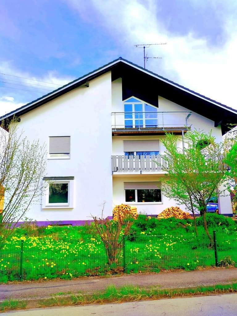 Immobilie in Thaining -  Moderne 5-Zimmer-Erdgeschosswohnung mit Garten, Terrasse, Garage & Stellplatz - Bild 0