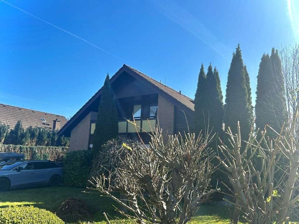 Immobilie in Dörentrup - Ein Zuhause zum Verlieben – Zweifamilienhaus mit Charme, Naturverbundenheit und großem Potenzial - Bild 2