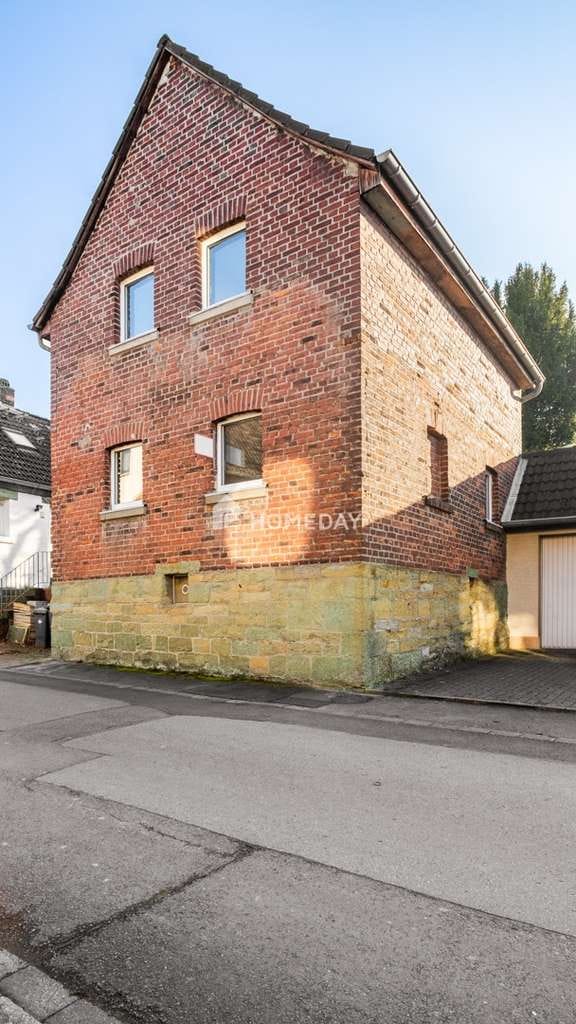 Immobilie in Werl - Historisches Einfamilienhaus von 1860 mit Innenhof, Balkon und viel Gestaltungspotenzial - Bild 2
