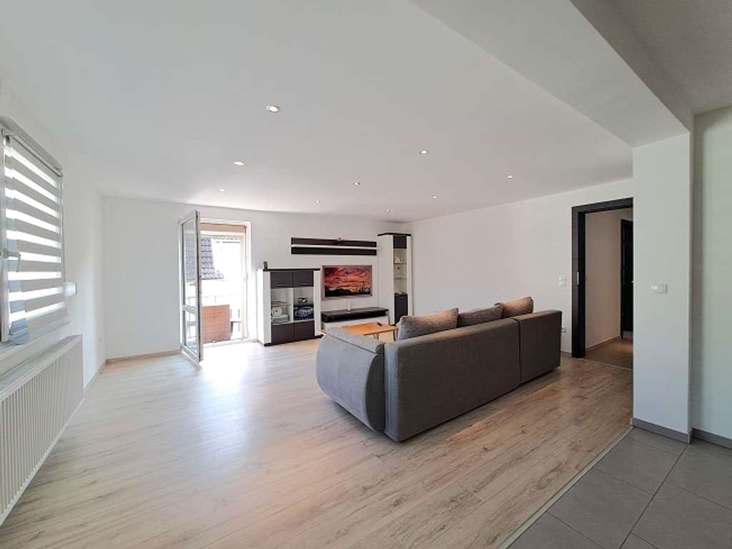 Immobilie in Lustadt - NEUER PREIS ! Attraktive 3-Zimmer Wohnung mit Balkon und Gartenanteil - Bild 2