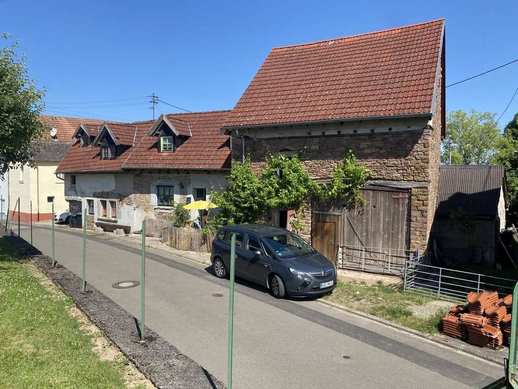 Immobilie in Einöllen - Einfamilienhaus mit Anbau , Scheune und großem Grundstück - Bild 1