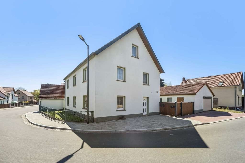 Immobilie in Rötha - Einfamilien- oder Zweifamilienhaus mit ca. 180 m² und vielseitigem Raumkonzept in zentraler Lage! - Bild 0