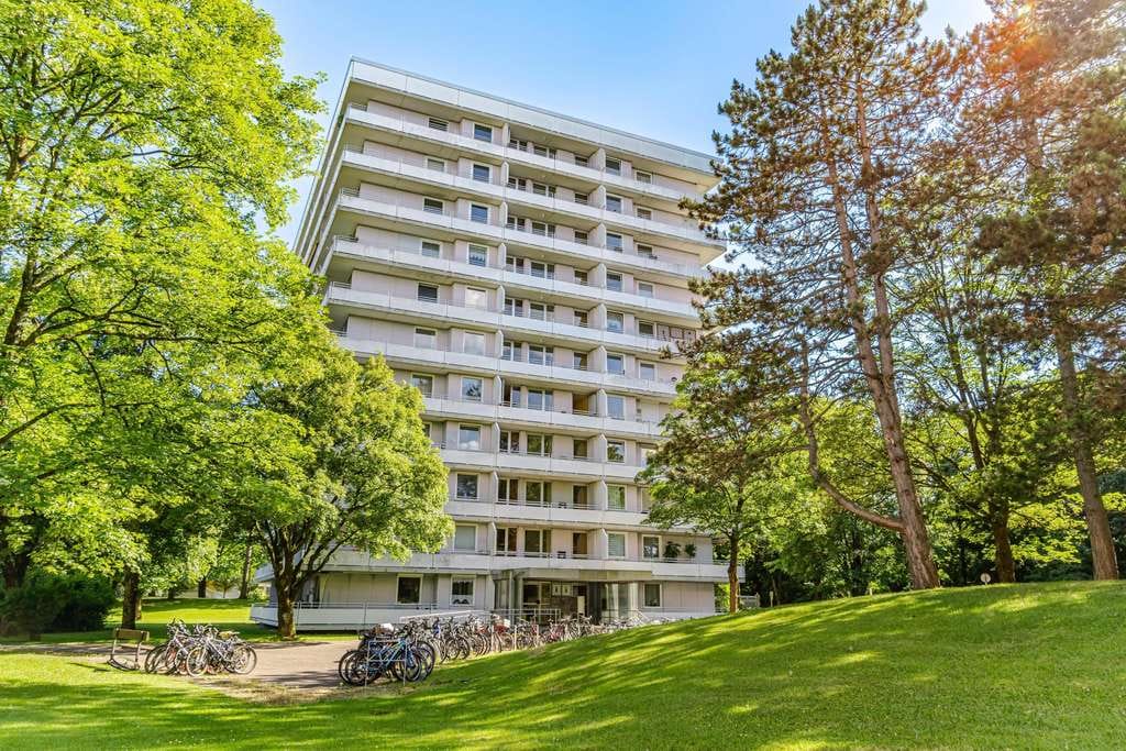 Immobilie in München - Sonniger Balkon! 1,5-Zimmer-Wohnung mit herrlichem Blick ins Grüne –TG-Stellplatz inklusive! - Bild 1