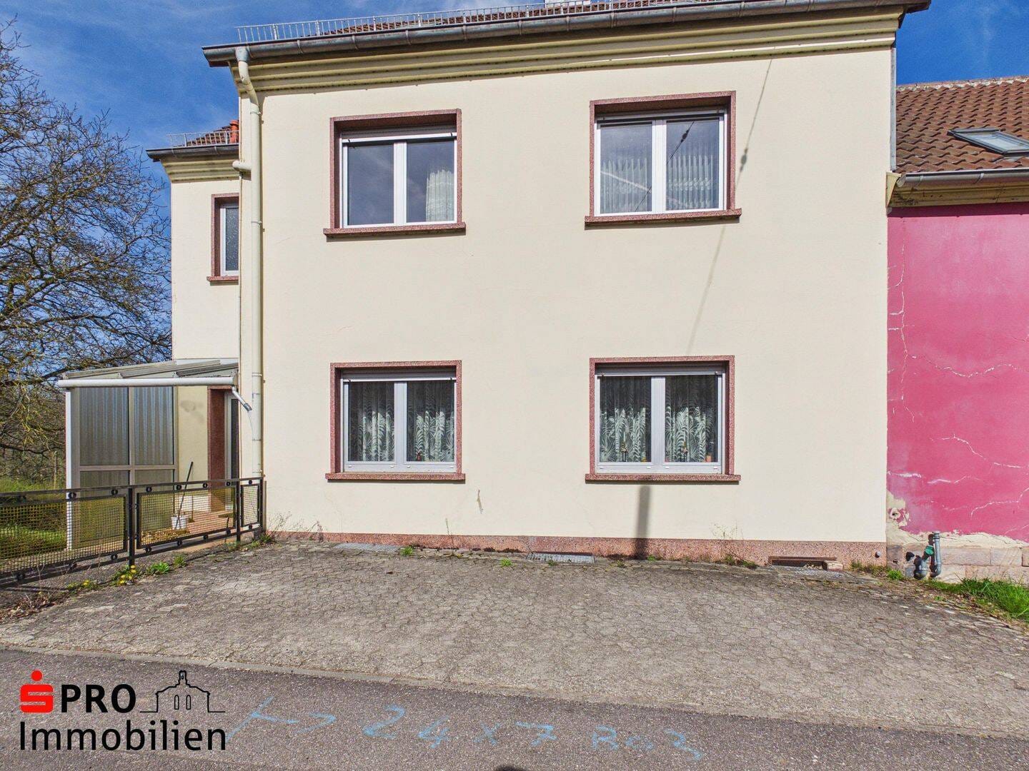 Immobilie in Ottweiler - Ein- bis Zweifamilienhaus mit separatem Baugrundstück! - Bild 0
