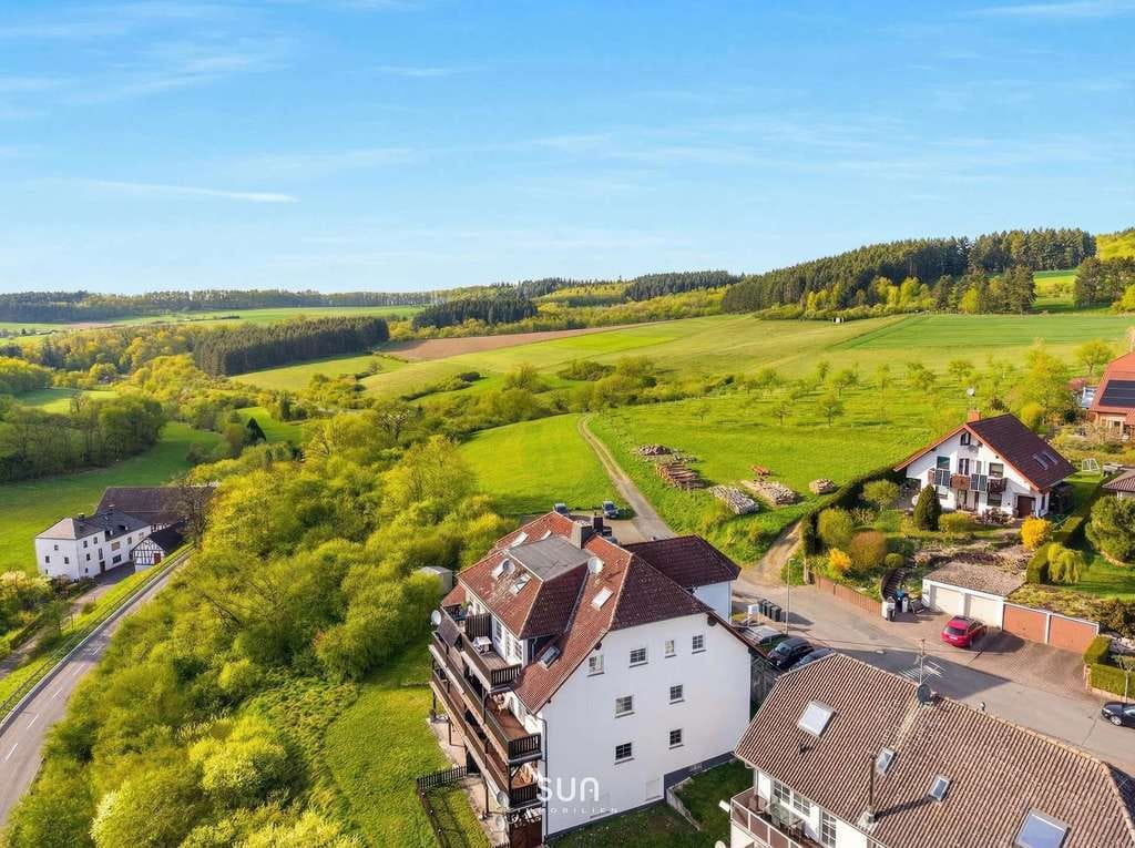 Immobilie in Grävenwiesbach - NATUR ZUM GREIFEN NAH – Ihr 4-Zimmer-Zuhause im Grünen von Grävenwiesbach - Bild 0