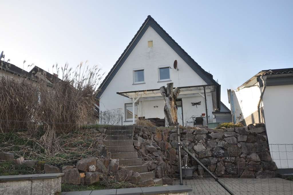 Immobilie in Mömbris - Einfamilienhaus mit Seele in Mömbris-Schimborn!
Ländliche Geborgenheit trifft moderne Freiheit! - Bild 0