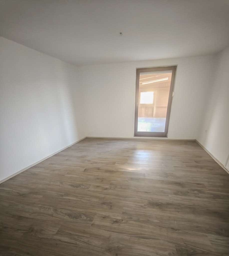 Immobilie in Rockenhausen - Großzügiges Haus mit 11 Zimmern, Wintergarten und flexiblem Nutzungspotenzial - Bild 3