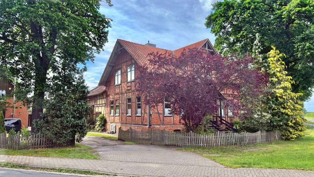 Immobilie in Nienhagen - Für Pferdefreunde gemacht – Wohnen mit Blick über Wiesen und direkter Nachbarschaft zur Pferdekoppel - Bild 0