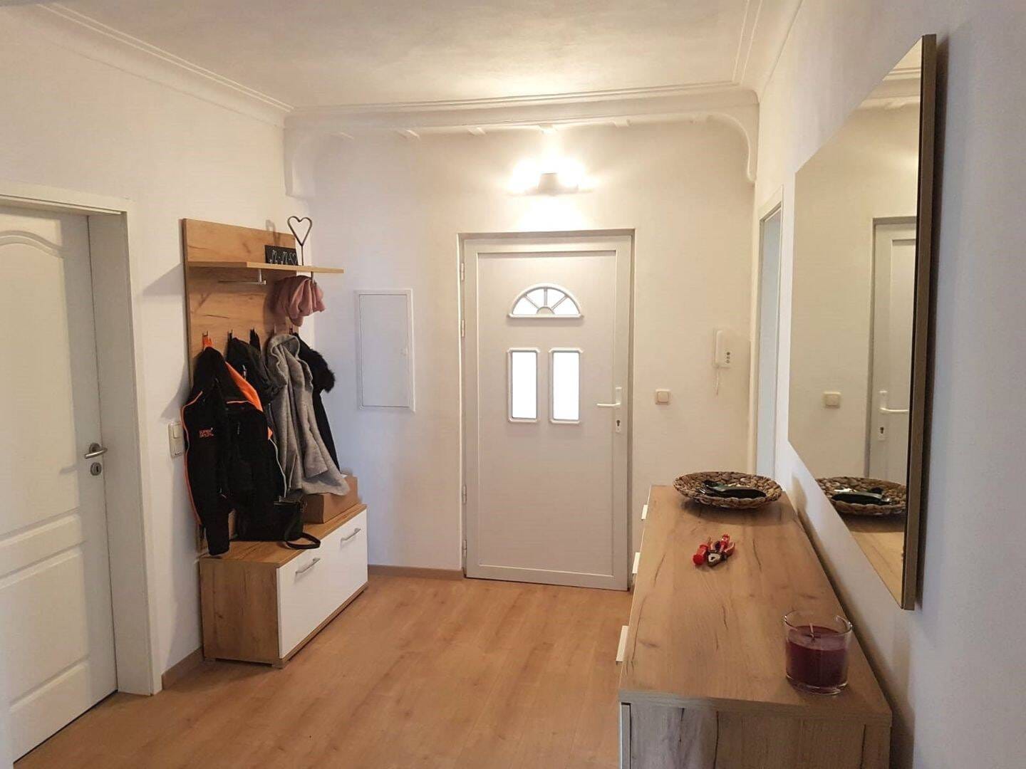 Immobilie in Kahla - Representative Villa mit Altbaucharme und drei Wohneinheiten - Bild 3