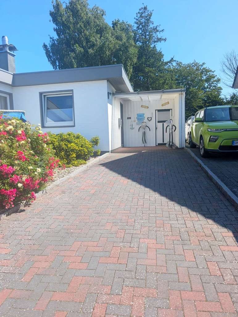 Immobilie in Grömitz - Ländliche Idylle und Meer! Sanierter Bungalow mit drei Wohneinheiten in Grömitz-Brenkenhagen - Bild 3
