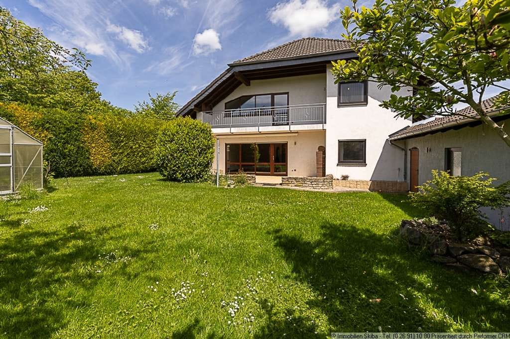Immobilie in Kelberg - Nähe Nürburgring: Gepflegtes Wohnhaus mit Doppelgarage und Garten in Welcherath - Bild 3