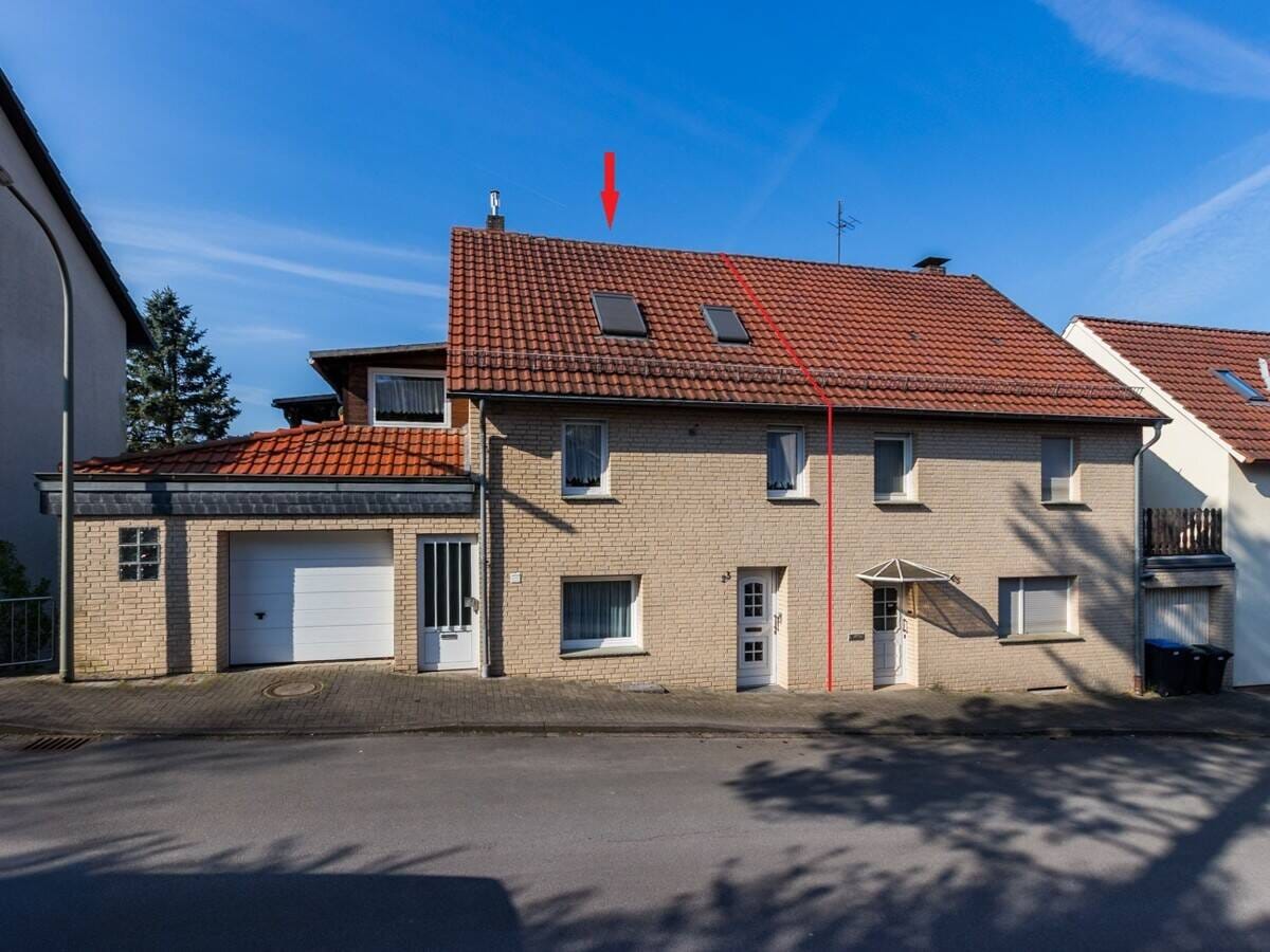 Immobilie in Büren - EIN- BIS ZWEIFAMILIENHAUS, VIELSEITIG NUTZBAR - 3 BÄDER, 4 BALKONE MIT SCHÖNEM UNVERBAUBAREN BLICK - Bild 0