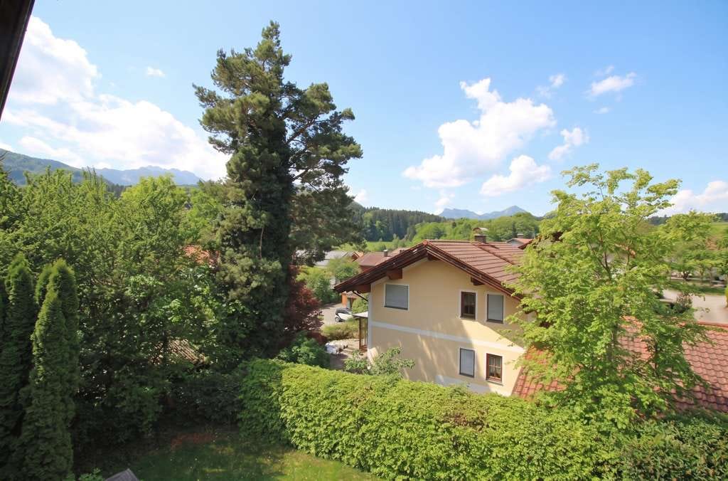 Immobilie in Bernau am Chiemsee - Familienhaus mit Modernisierungspotential in schöner Lage von Bernau am Chiemsee - Bild 2