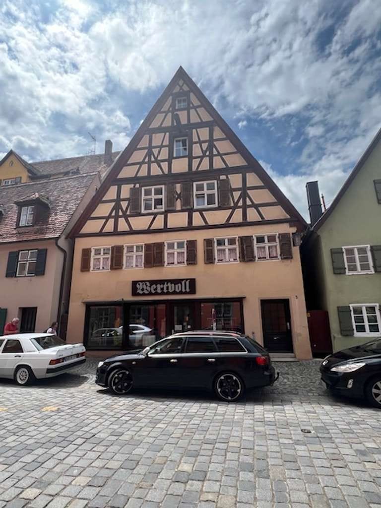 Immobilie in Dinkelsbühl - Für Kapitalanleger lukratives  Mehrfamilienhaus zu verkaufen - Bild 1