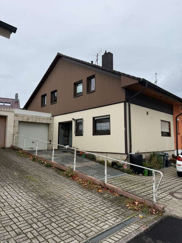 Immobilie in Ettlingen - Großzügiges Einfamilienhaus in Ettlingen-Bruchhausen - Bild 0