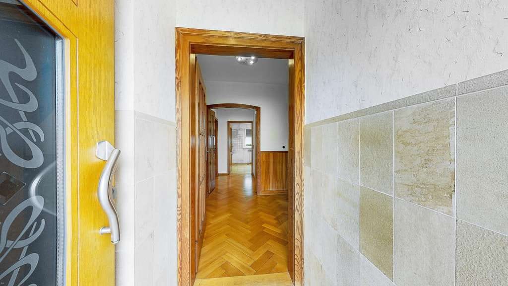 Immobilie in Heubach - Traum-Garten mit Traumhaus - 182 m², 8 Zimmer auf 806 m² Grundstück zentral in Heubach - Bild 4