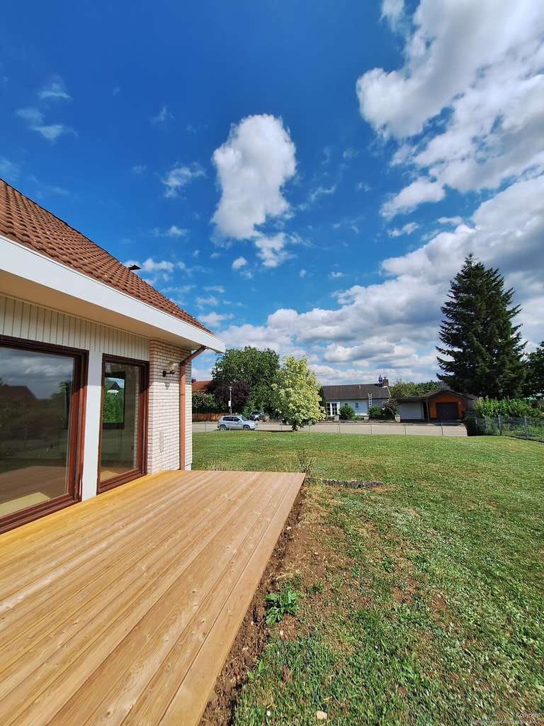 Immobilie in Greding - Ein- bzw. Zweifamilienhaus mit Doppelgarage und großem Garten - Bild 3