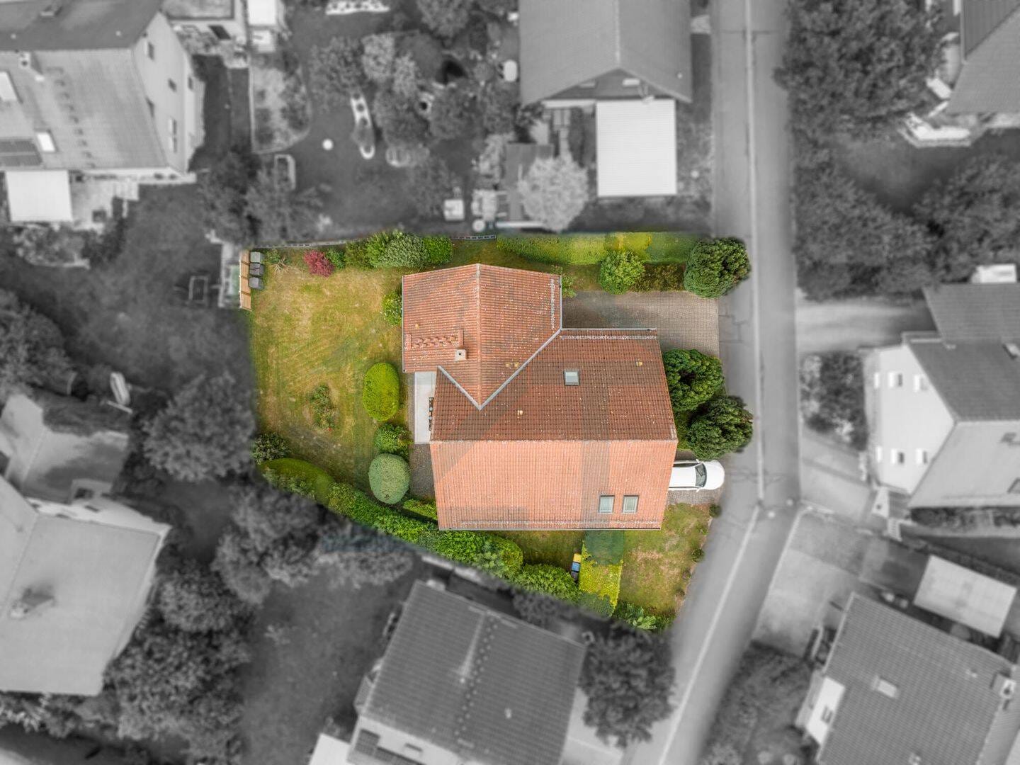 Immobilie in Hermsdorf - Für Familie & Homeoffice: Großzügiges 7-Zimmer-Haus mit Sauna und Komfort-Garage - Bild 4