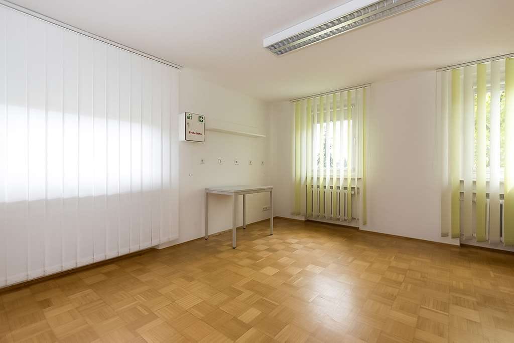 Immobilie in Scheer - Wunderschönes Familiendomizil mit Wintergarten und idyllischem Gartenparadies - Bild 3