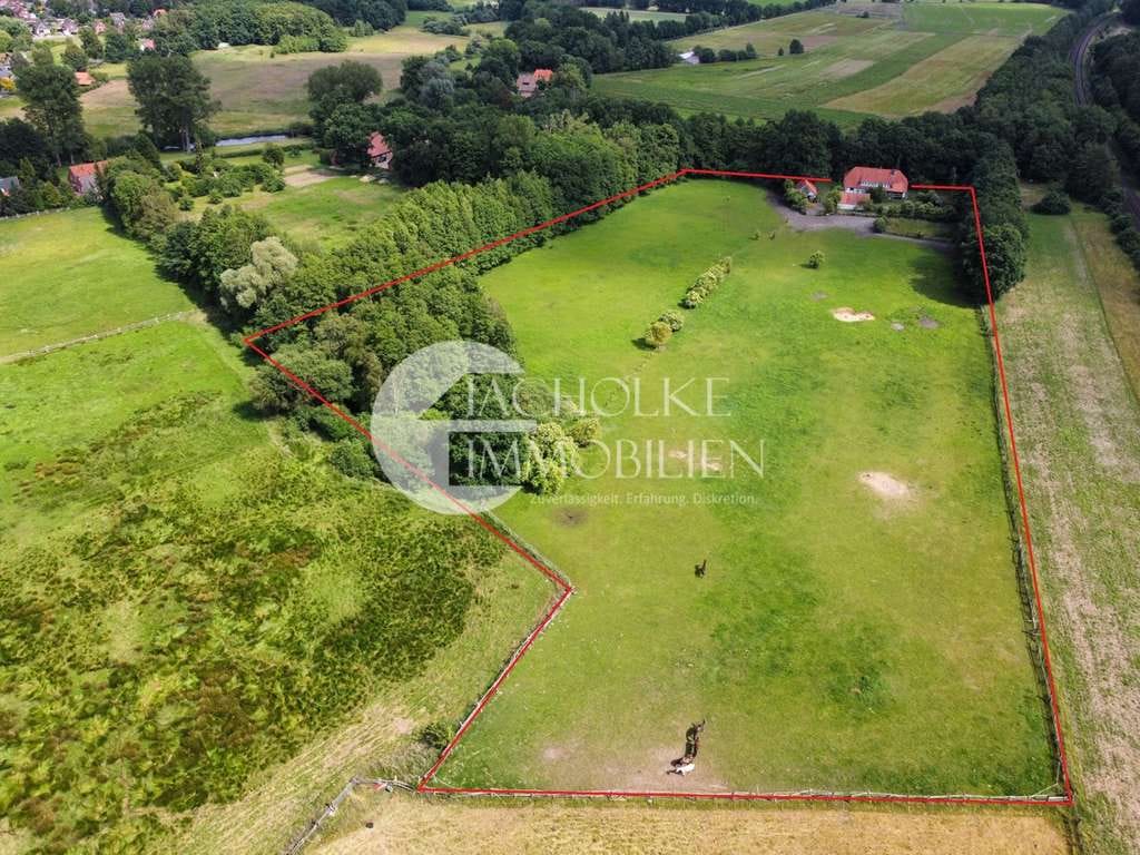 Immobilie in Bienenbüttel - Fachwerkjuwel in Alleinlage: Einzigartiges Landhaus für Pferdeliebhaber mit rd. 3,8 ha arrond. Land - Bild 1