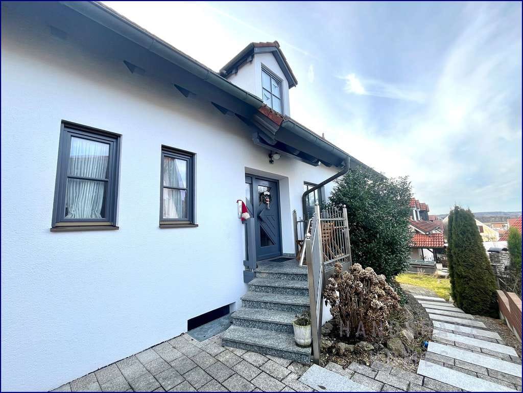 Immobilie in Pörnbach - Repräsentative Villa mit Raum für Mehrgenerationenwohnen und Arbeiten unter einem Dach - Bild 3