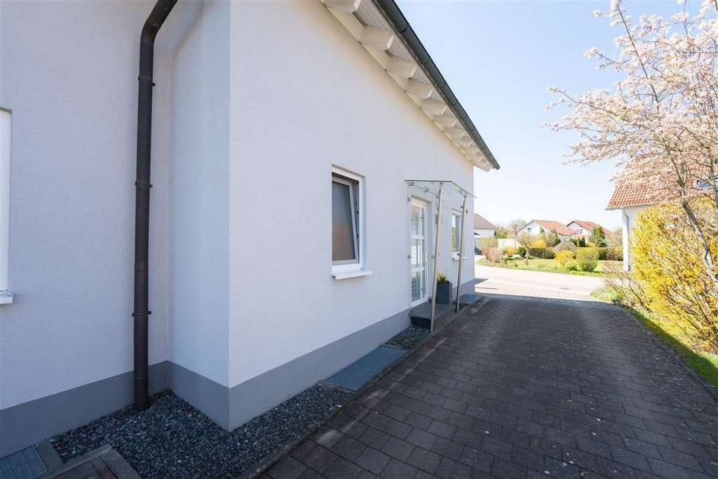 Immobilie in Nellingen - Mehrgenerationenlösung: 2 DHH auf großem Grundstück in Nellingen - Bild 2