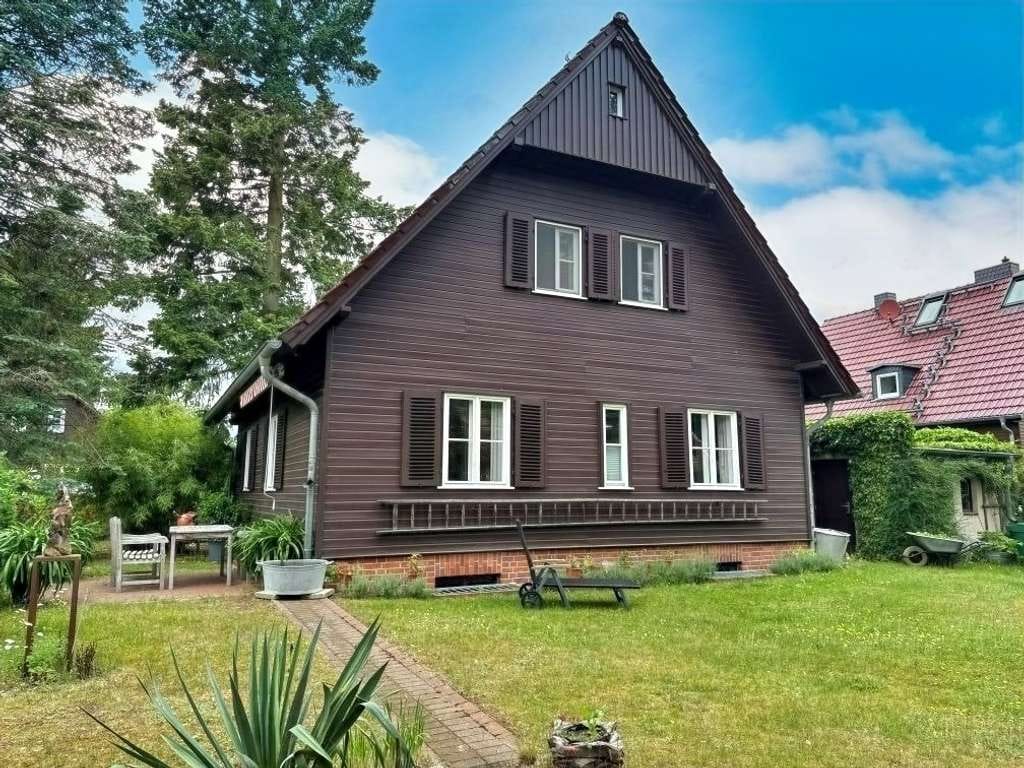 Immobilie in Neuruppin - Exklusives Wohnen in einem Denkmalgeschützten Haus - Bild 2