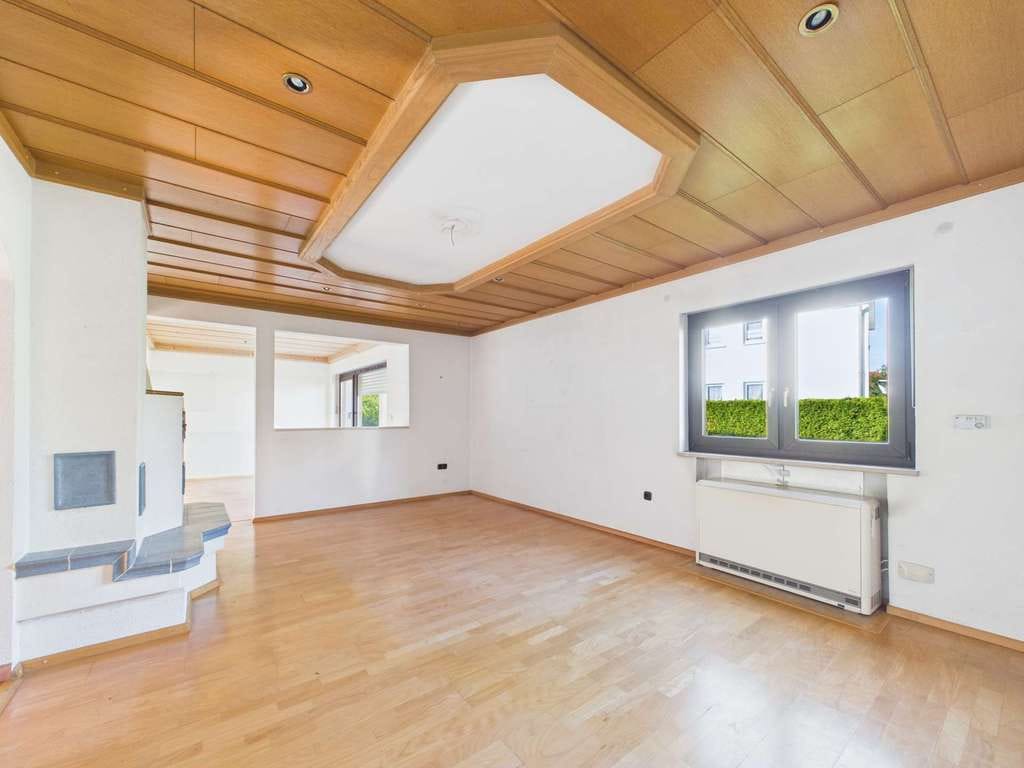 Immobilie in Hebertshausen - SITULI: Geräumiges Zweifamilienhaus mit viel Potenzial in Hebertshausen - Bild 2