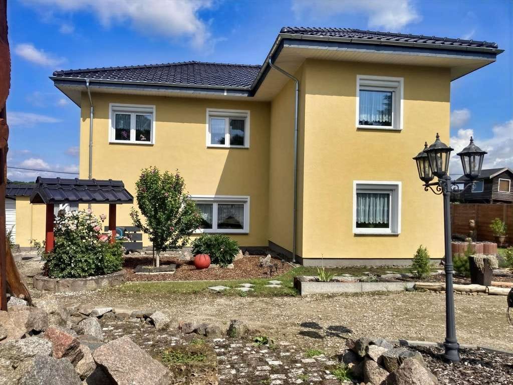 Immobilie in Schwedt/Oder - Einfamilienhaus mit Garage zu verkaufen - Bild 1