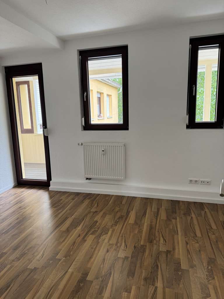 Immobilie in Ebersbach an der Fils - Familientraum mit Stil: Neu renovierte 5-Zimmer Wohnung mit großer Terrasse & morderne EBK  - Bild 3