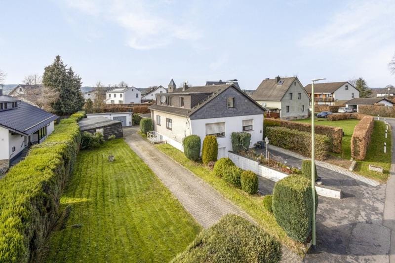 Immobilie in Monschau - MONSCHAU: Charmantes Zweifamilienhaus PROVISONSFREI + iSFP ! - Bild 0