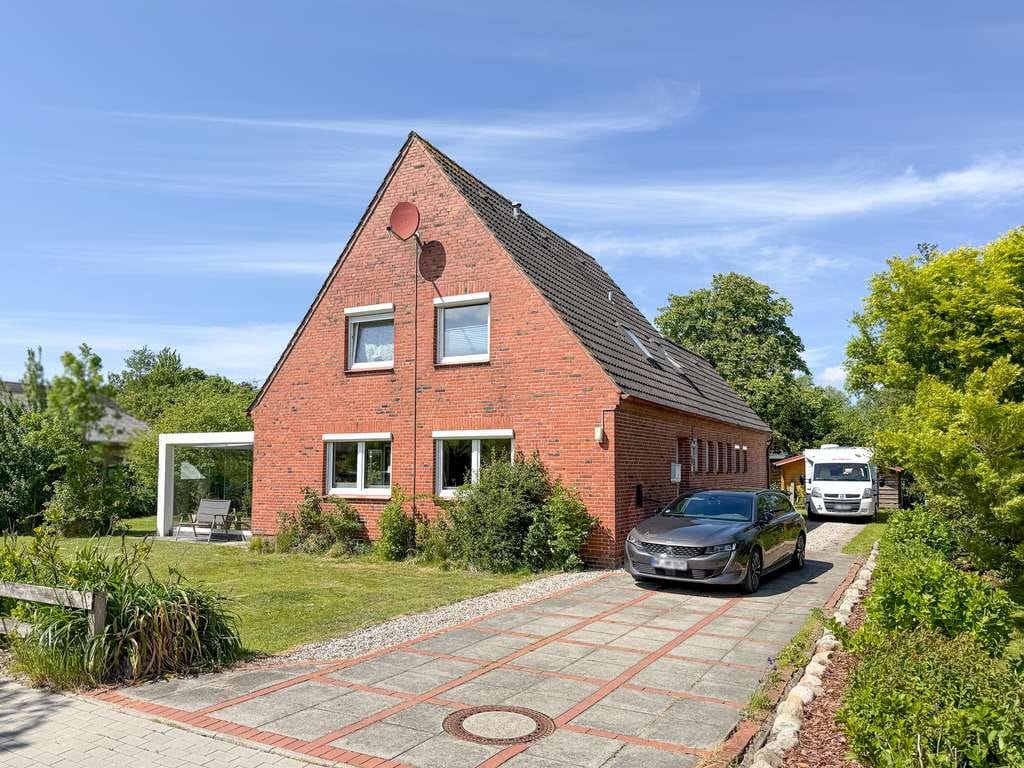 Immobilie in Tetenbüll - Dorfleben mit Komfort - Saniertes Einfamilienhaus in Tetenbüll - Bild 0